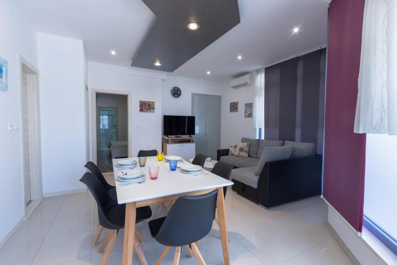 Apartman Dora โปดสตรานา ภายนอก รูปภาพ
