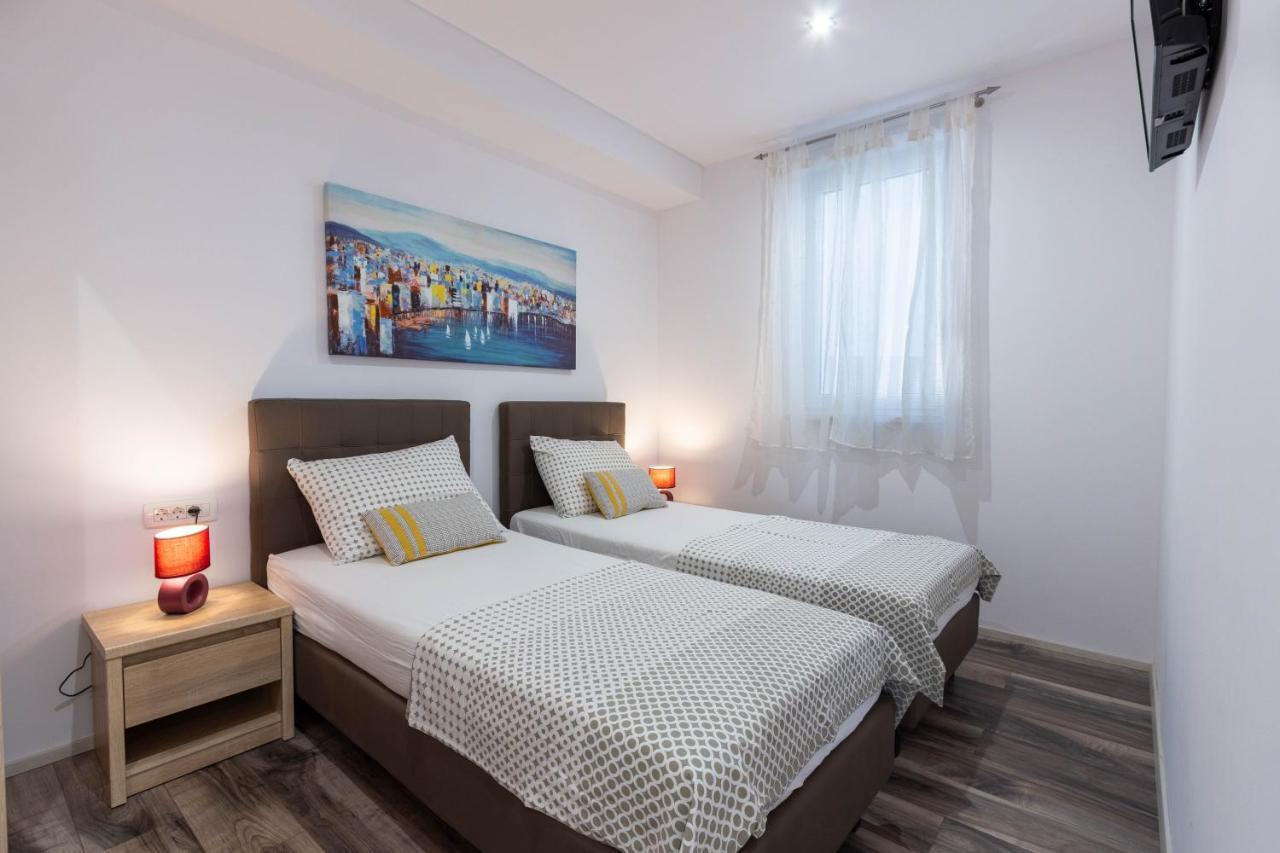 Apartman Dora โปดสตรานา ภายนอก รูปภาพ