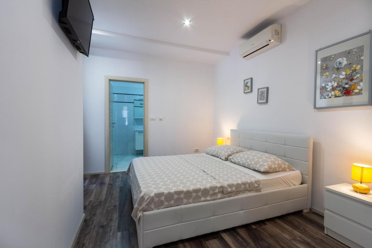 Apartman Dora โปดสตรานา ภายนอก รูปภาพ