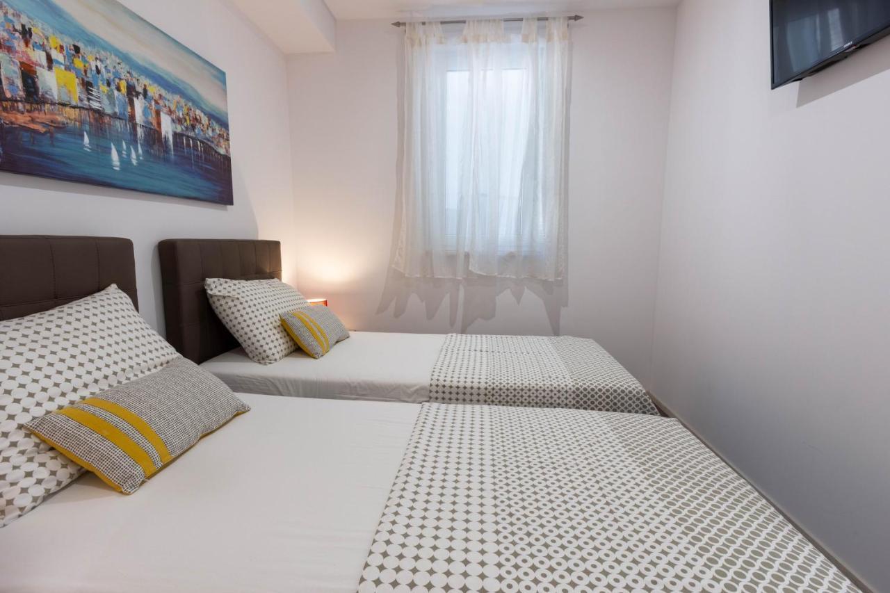 Apartman Dora โปดสตรานา ภายนอก รูปภาพ